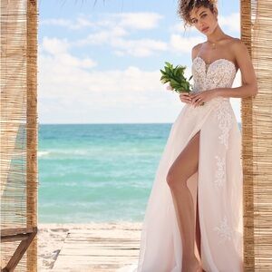 MAGGIE SOTTERO - Rebecca Ingram Dolly Wedding Dress & Matching Veil